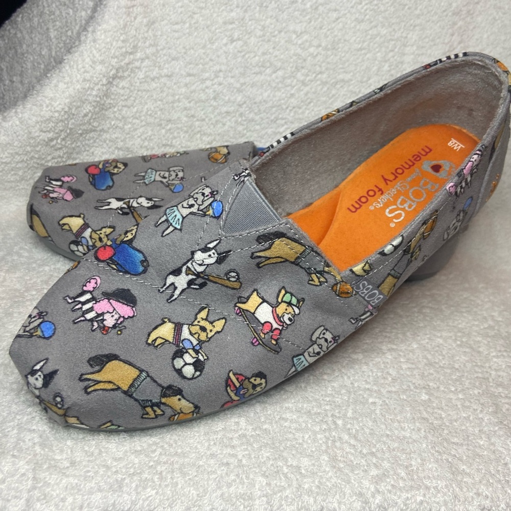 BOBS from Skechers Gray Slip-On Sneakers with Multicolor Dog Print